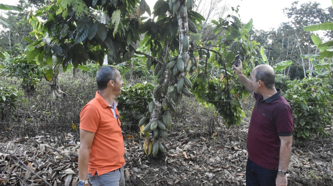 Camacã: Prefeitura recupera estrada vicinal depois de 40 anos 
